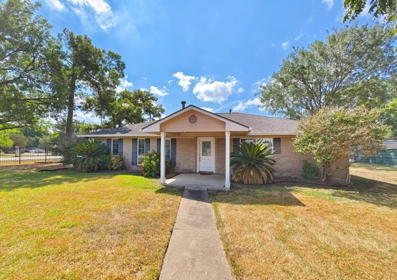 Tranquil Oasis Villa Houston Exterior photo